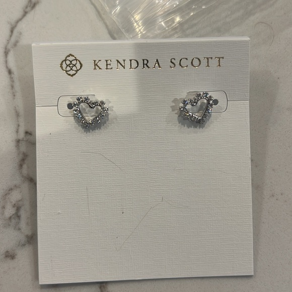 NWT Kendra Scott Heart Crystal Stud Earrings - Picture 4 of 6